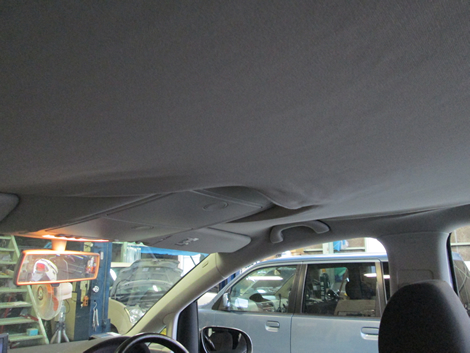 フォルクスワーゲン　トゥーラン　天井張替え 施工前