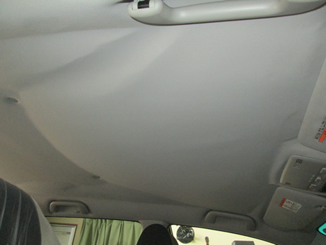 トヨタ　アベンシス　天井張替え 施工前