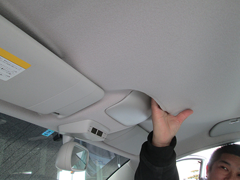 フォルクスワーゲン ニュービートル 天井張り替え 施工前